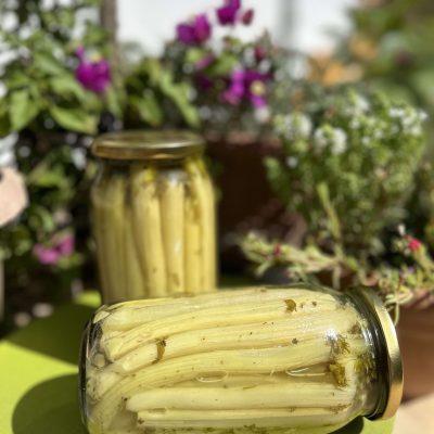 1 Lt Zeytinyağlı Baharatlı Sarımsaklı  Enginar Sapı Konservesi