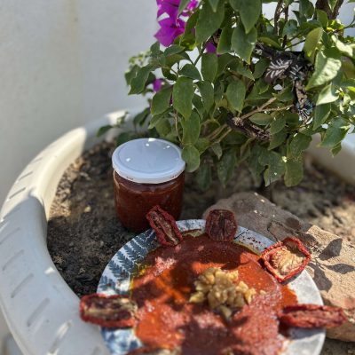 425 CC Cam Kavanozda Zeytinyağlı Baharatlı Cevizli Domates Kurusu Ezmesi